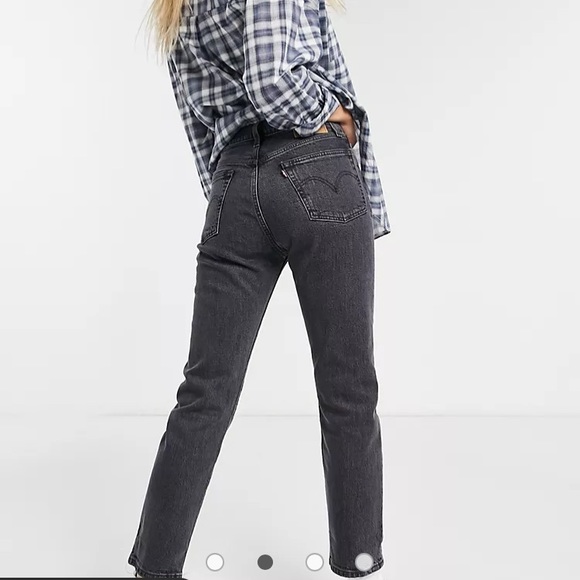 *LEVI’S 501’s* Levi’s 501 Jeans - Size 25 - Picture 2 of 3